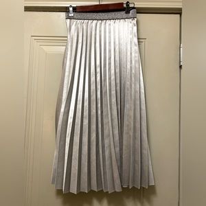 Pleated skirt
